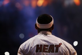 2026世界杯-王者归来！凯恩绝杀首秀，RNG主场沸腾